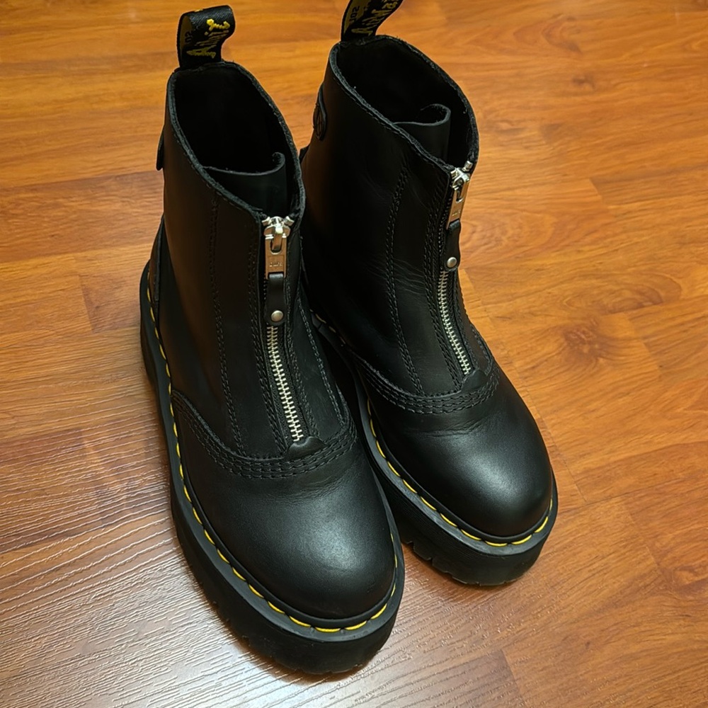 Dr. Marten Jetta Zipped Platforms - Black, size 6